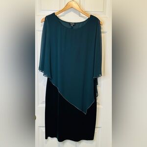Women’s SLNY Dark Green Velvet Asymmetrical Dress W/ Capelet Overlay Size 14